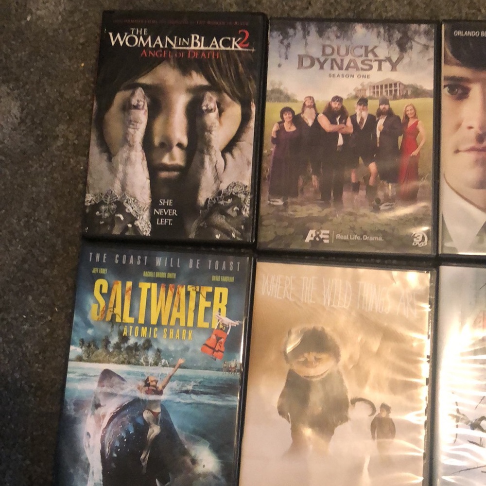 🩸DVD bundle🩸 3/$15 - Picture 2 of 4